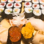 Sushi Izakaya Yataizushi - お寿司色々