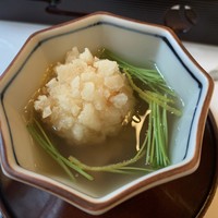太田なわのれん - 牛鍋御膳8,640円の吸物(海老しんじょ)