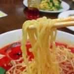 四川料理風華香園 - 中太縮れ麺