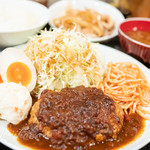 飲食笑商何屋ねこ膳 - デミハンバーグ定食730円