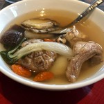 広東料理 センス - なまこ、烏骨鶏、すっぽん、鮑の蒸しスープ　佛跳牆 (ファッティウチョン)