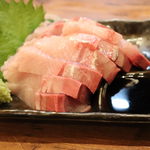 揚鶏屋　伊予 - ハマチの刺身