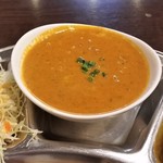 Makalu - マトンカレー。意外にお肉がそこそこ入っていました。