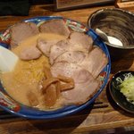 北海道らーめん ひむろ - 醤油ラーメン（大盛）＋チャーシュー追加