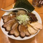 すずめ食堂 - ラーメン屋すずめ食堂にて「特すずめ中華そば」1100円
      