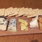 フジマル食堂 - チーズの盛り合わせ5種