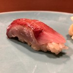 うを徳 - 鰤（握り）