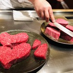 神楽坂 鉄板焼 中むら - 川岸牧場産神戸牛ロースのステーキ　鹿児島黒牛フィレのステーキ