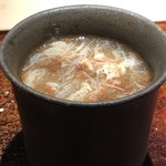 菊鮨 - ◆香箱蟹の茶碗蒸し・・茶碗蒸しの上に「香箱蟹」の餡がかけられています。 身もすべて使用されていますけれど、内子の味わいが良いこと。