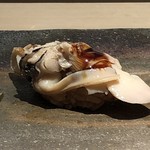菊鮨 - 煮ハマグリ（九十九里）・・身がフックラしていて、ツメも美味しい
