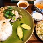 タイ料理バル タイ象 - カオマンガイセット