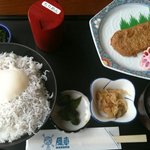 Fuushiya - ちりめん丼の定食（1,000円）