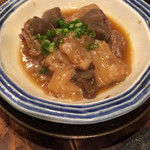 立ち飲み じんべえ - 優しめな味付の牛すじコン煮込み