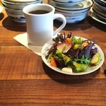 ブリコラージュ ブレッド アンド カンパニー ダイニング・カフェ - サラダの彩りきれいだな。(^ー^)　20181224