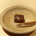 銀座 しのはら - 初雁（はつかり）：葛、百合根、漉餡