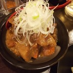 金町製麺 - モツ煮込み