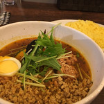 イエロースパイス - ・ひき肉と納豆のスープカレー