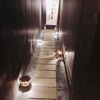神楽坂 今井屋本店 - 階段を下り、入口に向かう。