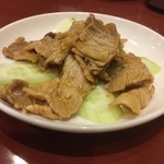 Houkouen - 蒸し豚肉のニンニクソースかけ
