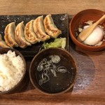 肉汁餃子のダンダダン - 餃子ランチ