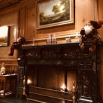 ラ・ベ - 暖炉の火に人々が集うクリスマスのリッツの夜。。。