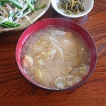 小料理 きぬや - 味噌汁（ニラレバ定食）