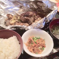 たくあん・牡丹亭 - 和牛ハンバーグ。店内かなり暗いので、写真明るくしてます。
