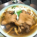 小王牛肉麺舘 - ②滷豬腳麵120元(≒約430円)