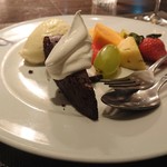 キャトルラパン - デザートはガトーショコラ