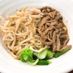 北方拉麵之家 - ②榨菜肉絲拉麵(汁なし・小)75元(≒約269円)