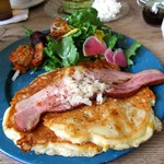 カフェ 坂の下 - ベーコンがしょっぱくて美味しかったです。