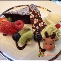アルタビスタガーデン  - デザート・・濃厚チョコレートケーキ　クリスマススタイル