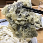 永井 - 利尻昆布の天ぷらアップ。この衣の付きかたは芸術でしょ！