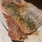 Jukusei Yakiniku Maruniku - サービスの鶏肉