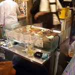 平澤かまぼこ - 店頭にはおでん種がズラリ