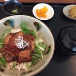 キッチンイナバ - ラフテー丼 1,050円