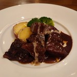 イルグラート - 仔牛ホホ肉の赤ワイン煮込み