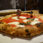 Pizzeria Felice - どちらかとしたらふっくらした薪釜ピッツァ