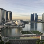 ノクターン - 絵画のようなシンガポールの夜明け（ザ・リッツ・カールトンホテルから）