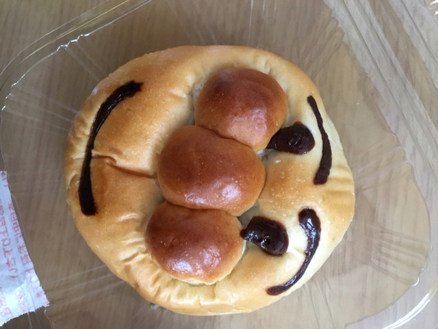 大きなパン 巨大メロンパンは普通でした。』by ぱんとおやつん : パン工房