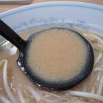 浜ラーメン - ラーメン　（チャーシュー入り）　スープ