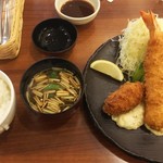 キッチン ノム - えび、ひれ、かに♪