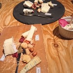 高屋町ワインバル MIROKU - チーズ盛り