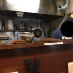 つけめん 玉 - 店内（本日の座席より右まわり）➡