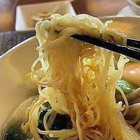 桂花苑 - 麺はめっちゃ細いです
