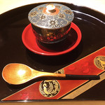 御料理 光安 - 鳳凰のお盆に見事な器