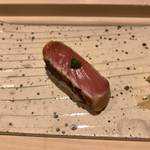 すし宮川  - かつお藁