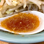 ラーメン二郎 - 非乳化スープ