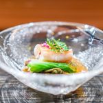 肉割烹 上 - 牛コンソメジュレ 海老芋、うるい、蕨、 三陸蝦夷鮑、 天草車海老、 越前蟹