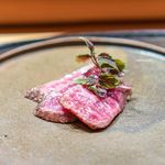 肉割烹 上 - 牛叩き